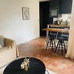 Flat Near Republique - 12 Min Walk